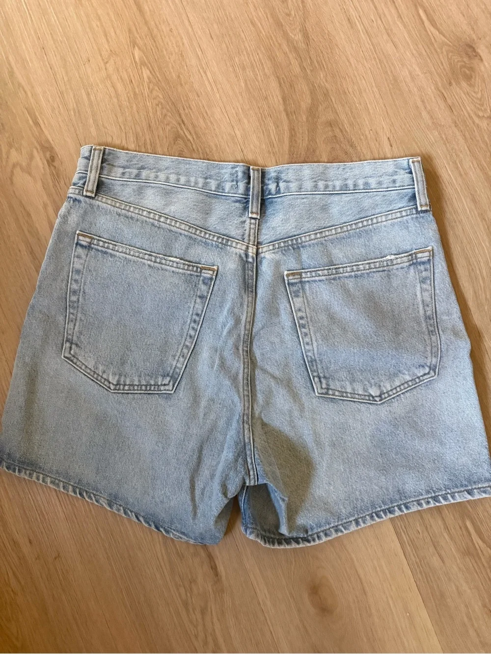 AGOLDE V-waist Denim Short Backbeat Wash Long Inseam Clean Hemline Sz 30